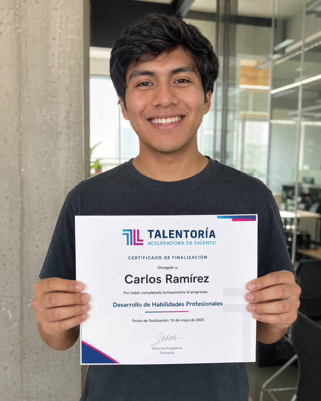 Carlos Ramírez con certificado Talentoría