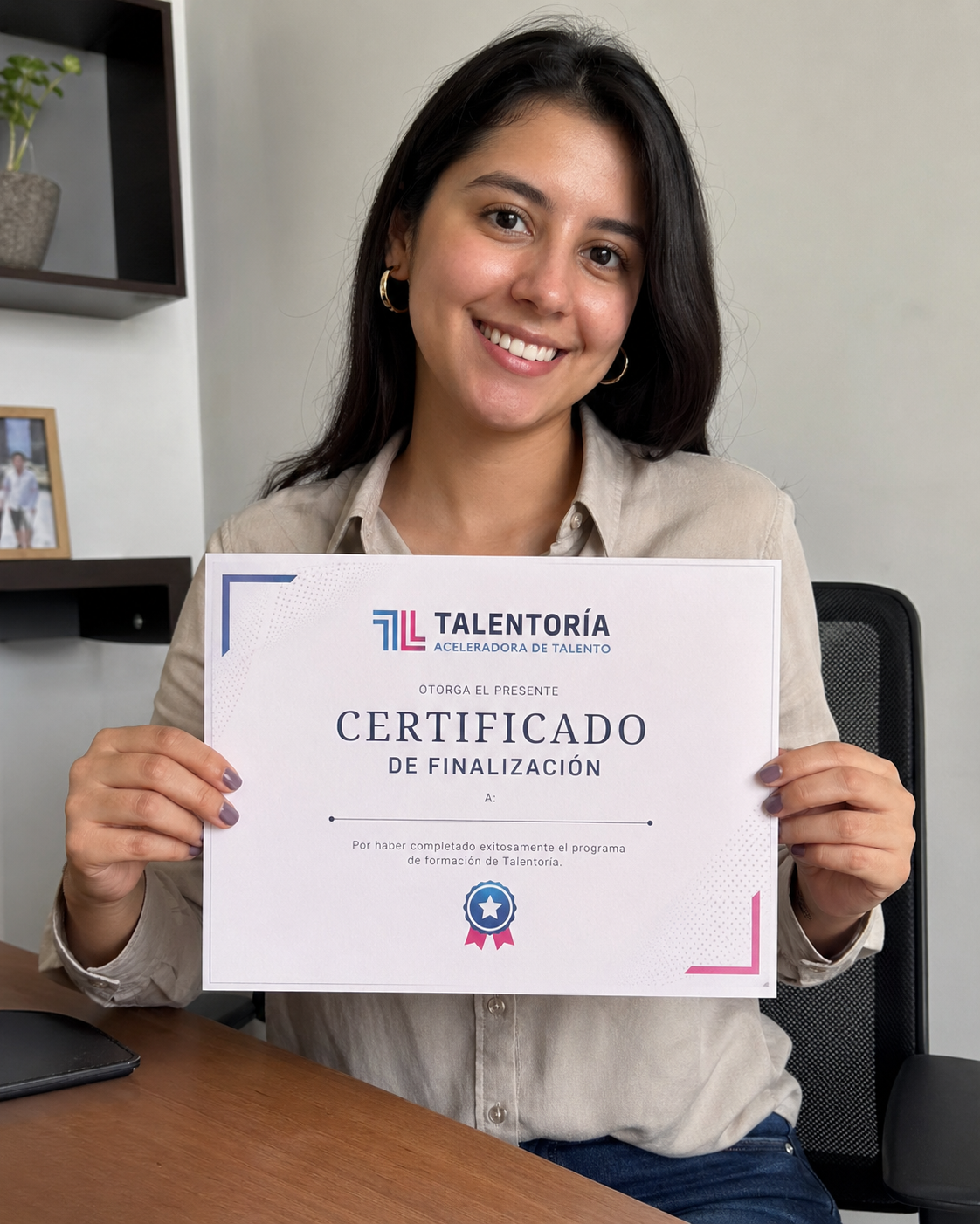Ana Gómez con certificado Talentoría